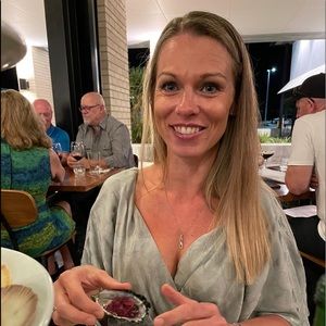 Meet your Posher, Elise